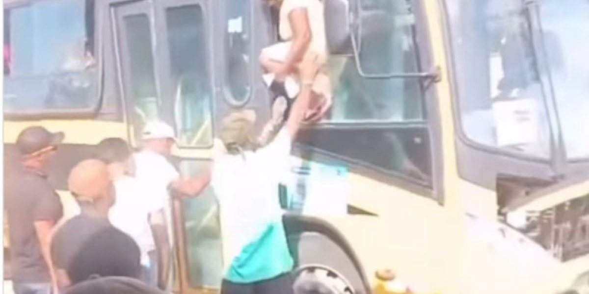 Ônibus tem princípio de incêndio a caminho de velório no interior da Bahia