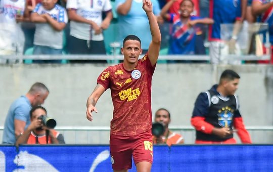 Lateral do Bahia, Luciano Juba se apresenta à seleção brasileira em Londres