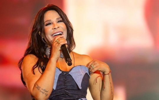 Silvânia Aquino comunica saída da Banda Calcinha Preta por meio de nota de desligamento