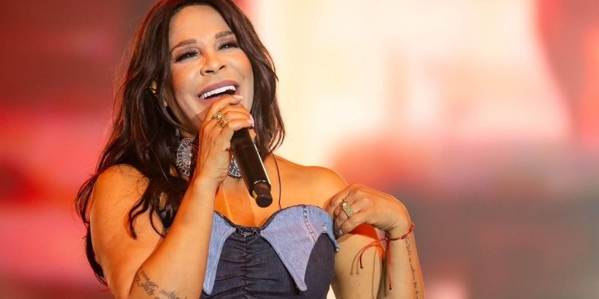 Silvânia Aquino comunica saída da Banda Calcinha Preta por meio de nota de desligamento