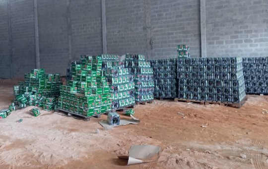Carga furtada de cerveja é encontrada em galpão de Salvador