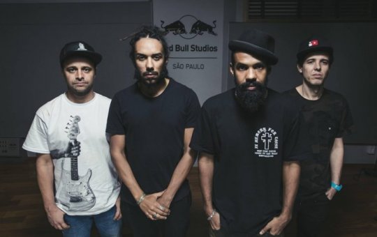 Após seis anos, BaianaSystem volta a conquistar Grammy Latino