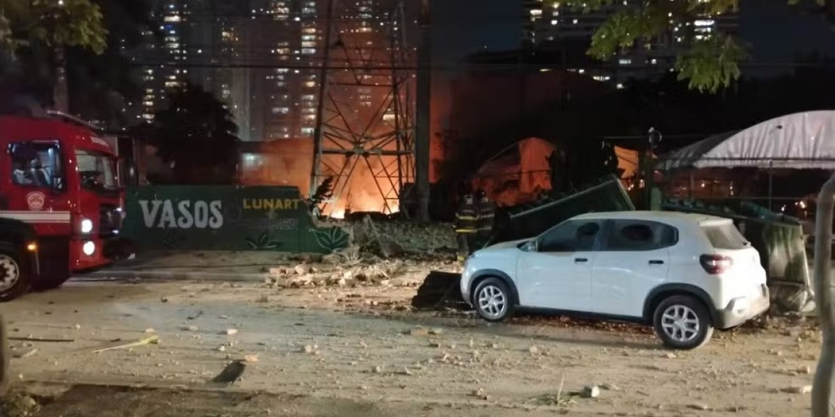 Explosão seguida de incêndio causa destruição e deixa um morto e vários feridos na Zona Leste de SP