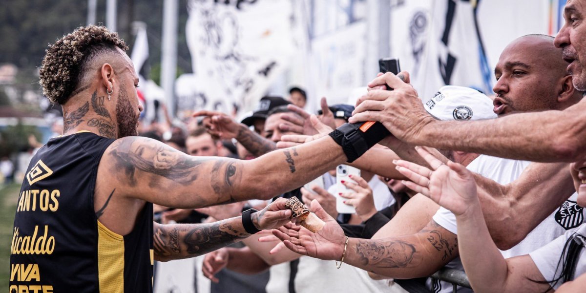Rival direto do Vitória, Santos recebe apoio da torcida antes de partida decisiva diante do Palmeiras