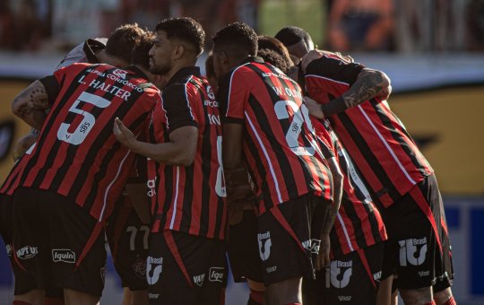 Após triunfo do Santos diante do Palmeiras, Vitória volta para a zona de rebaixamento