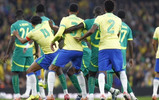 Zagueiro é cortado da Seleção Brasileira após lesão na partida contra Senegal