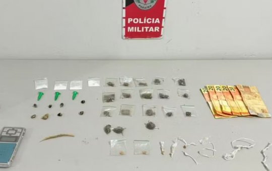Adolescente é espancada e obrigada a vender drogas para vizinho após ficar devendo a traficante