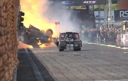 Piloto sofre grave acidente em corrida de arrancadas no RS, mas sai bem do carro