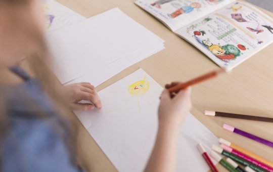 Pai aciona PM após filha desenhar orixá em tarefa escolar em SP