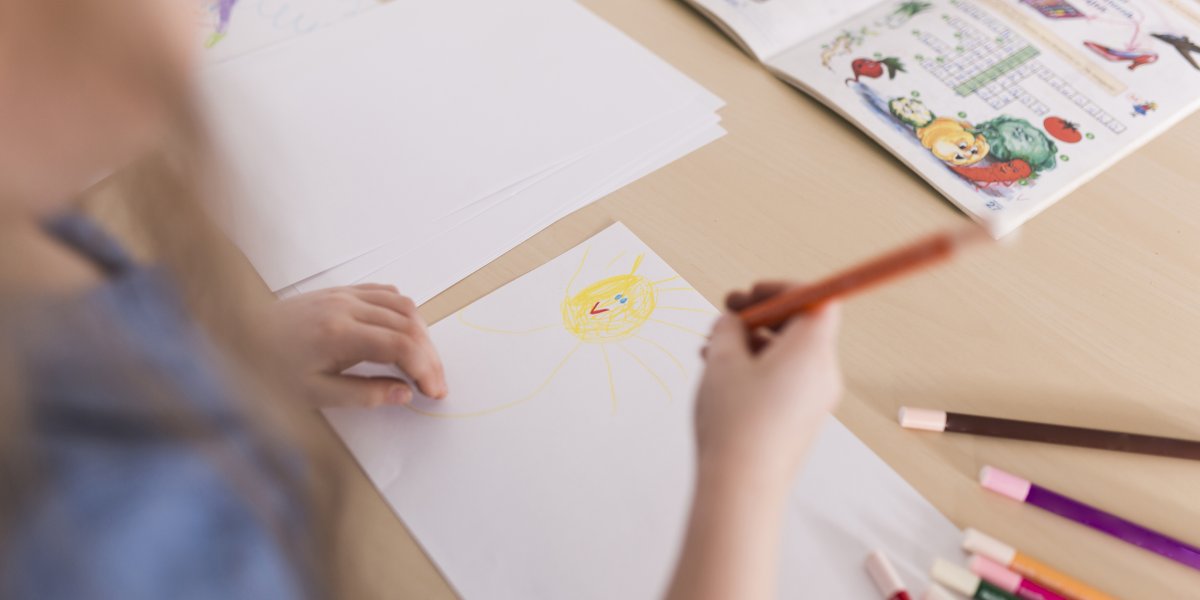 Pai aciona PM após filha desenhar orixá em tarefa escolar em SP