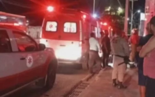 Idoso morre após escada desabar dentro de residência em Periperi, em Salvador