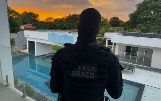 Operação que investiga desvios de dinheiro da Bahia e Piauí prende médico e secretária