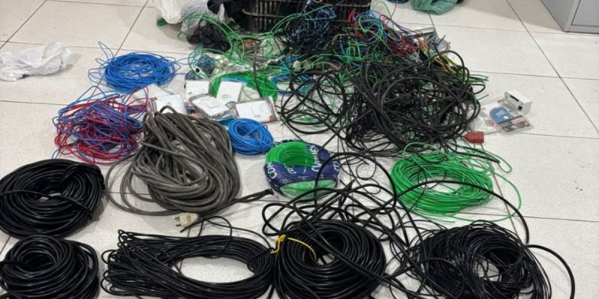 Polícia prende suspeito de furtar aproximadamente R$ 40 mil em fios de cobre em condomínio de Porto Seguro