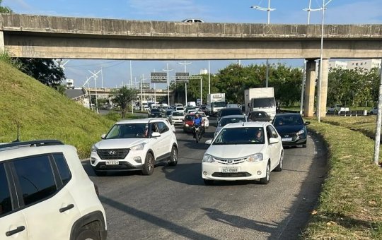 Motociclista morre ao cair de viaduto no bairro de São Cristóvão