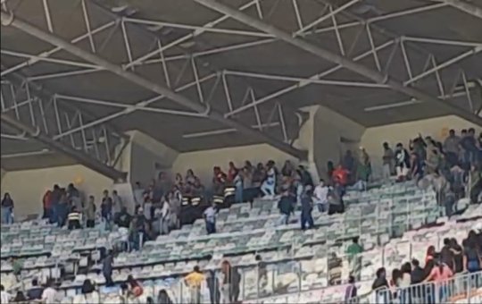 Mega aulão no Mineirão acaba em pancadaria entre alunos