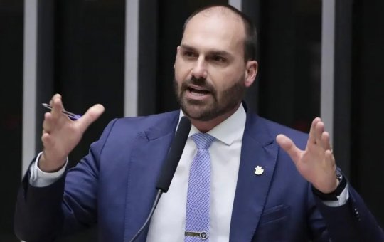 'A diplomacia brasileira não teve mérito', diz Eduardo Bolsonaro após retirada de tarifas contra o Brasil