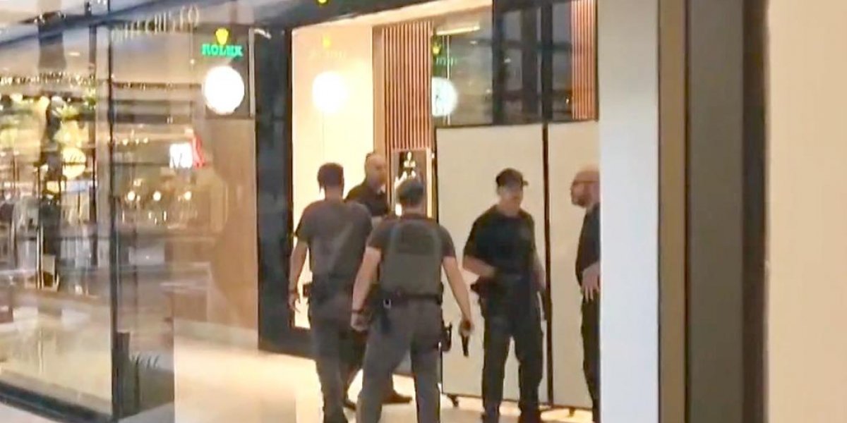 Joalheria é roubada com troca de tiros em shopping de São Paulo