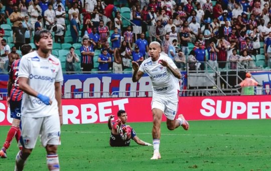 Após imitar uma “sardinha”, Deyerson se desculpa com a torcida do Bahia: 'Não foi falta de respeito'