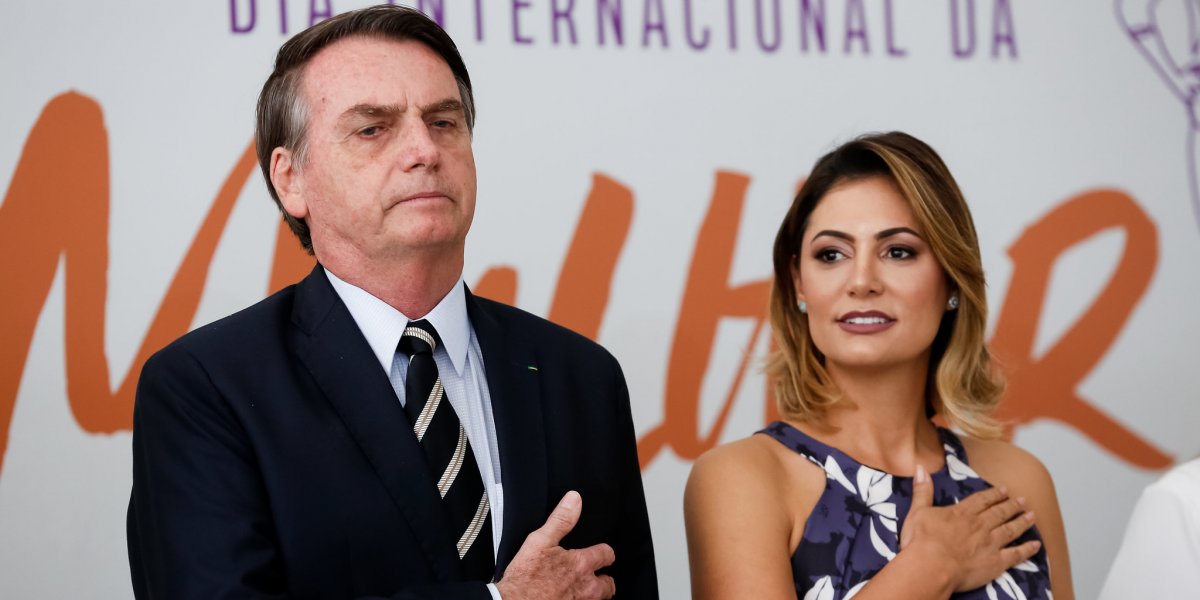 Michelle Bolsonaro se pronuncia após prisão do marido e desabafa: 'não vamos desistir da nossa nação'