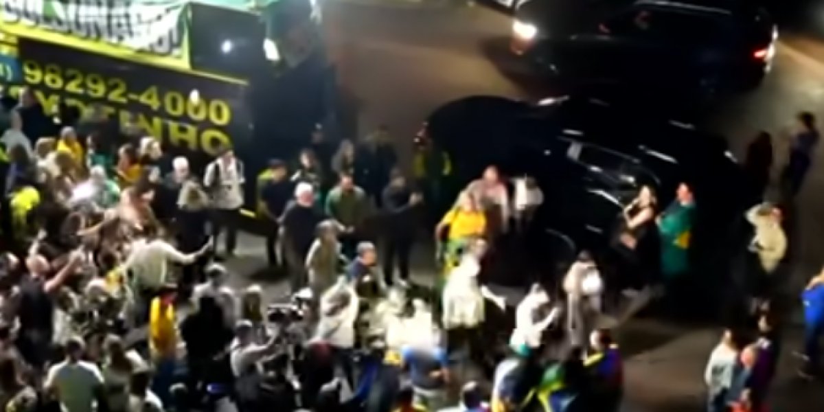 Briga na vigília de Jair Bolsonaro