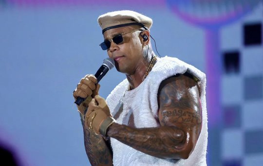 Após adiamento, Léo Santana retorna ao Comércio para show grátis neste domingo