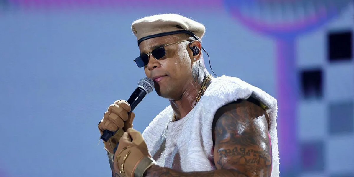 Leo Santana faz apresentação neste domingo (23)