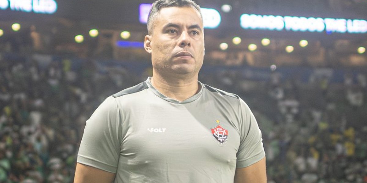 Jair Ventura ressalta competitividade do Vitória e demonstra vontade de ficar para 2026: 'Estou extremamente feliz aqui'