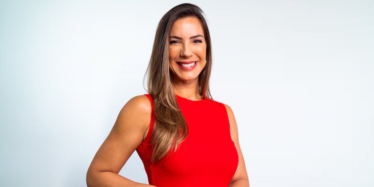 Jéssica Smetak reconhece influência de Raimundo Varela em sua carreira durante homenagem na ALBA