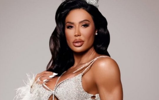 Gracyanne Barbosa anuncia criação da sua própria marca de ovos "Gracyovos"