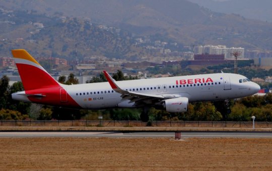 Após EUA anunciar aumento de atividade alimentar, voos internacionais para Venezuela são cancelados