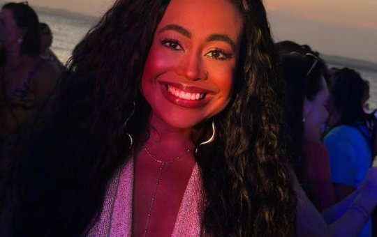 Escritora denuncia racismo e xenofobia em cafeteria famosa de Salvador