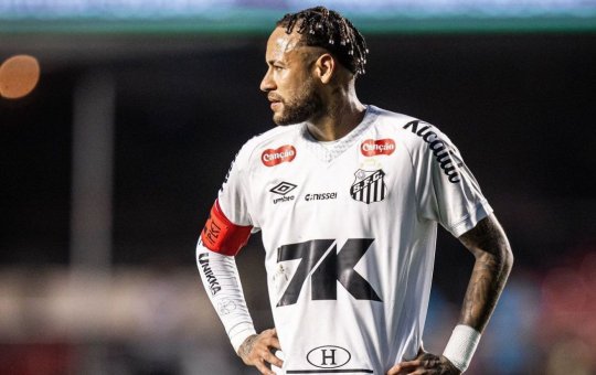 Neymar com a camisa do Santos em 2025