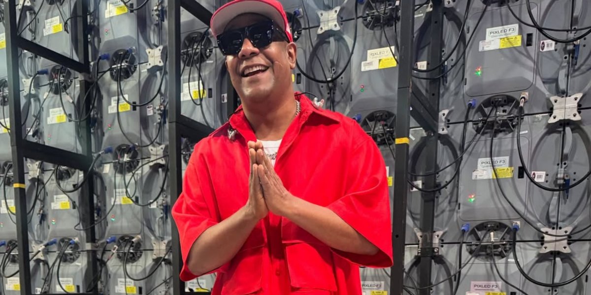 Cantor Márcio Victor é internado às pressas após suspeitas de um infarto