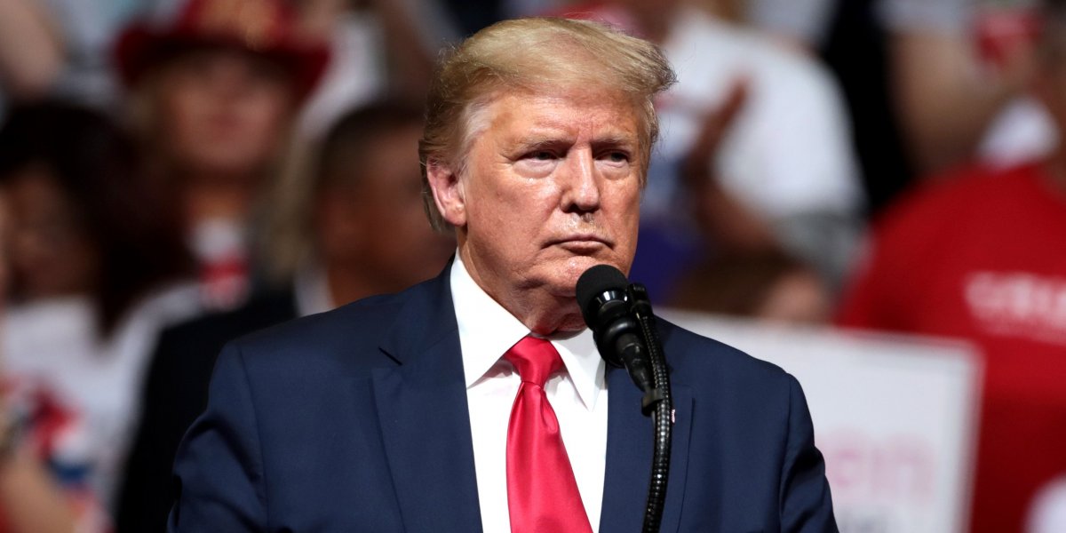 Trump chama ataque a militares próximo à Casa Branca de “ato de terror” e aciona investigação por terrorismo