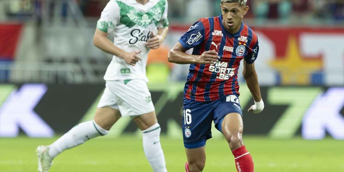 Erick Pulga na partida contra o Juventude do primeiro turno