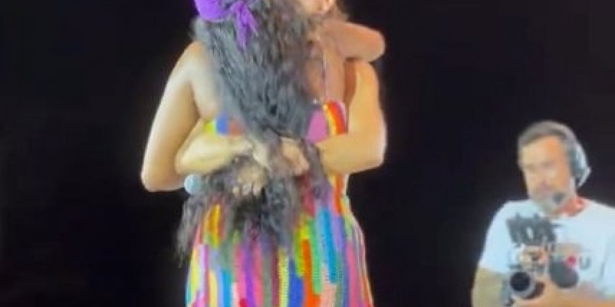 Web resgata declaração e abraço demorado de Ivete com Iza: 'Merecemos ser felizes'