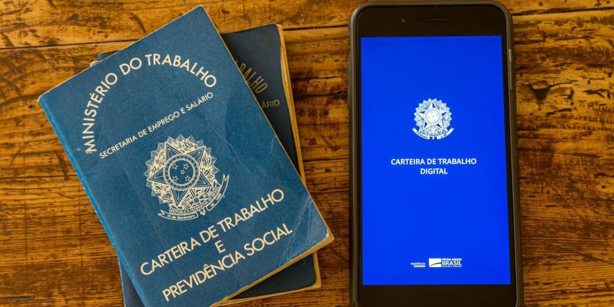 Carteira de Trabalho física e digital