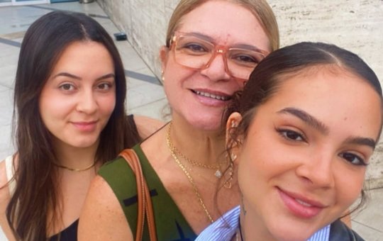 Urgente: Mãe de Mel Maia é encontrada morta dentro de casa