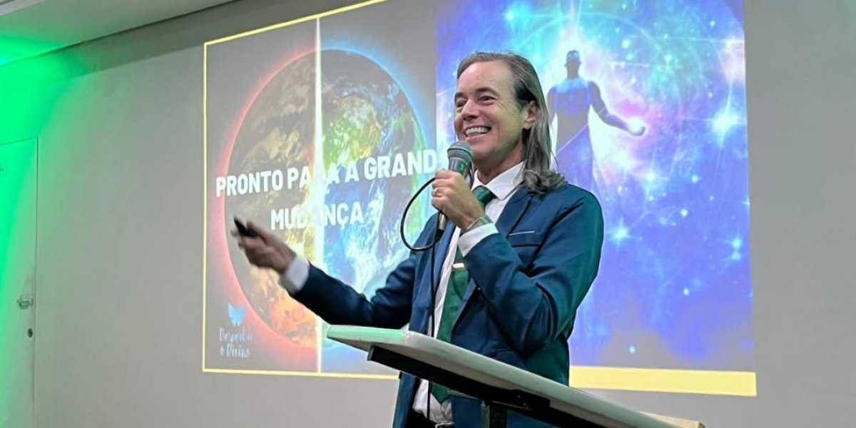 Influenciador afirma que Bolsonaro está nos EUA e clone foi preso no lugar dele