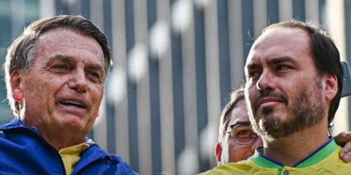 Carlos Bolsonaro diz que família não tem informação de Bolsonaro há mais de dois dias e compara com prisão de Lula