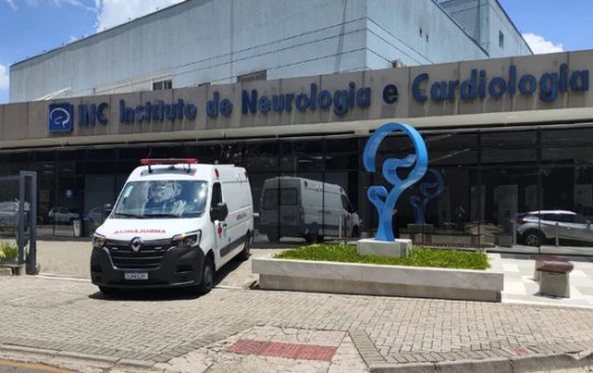 Paciente em surto psicótico mata amigo norte-americano em quarto de hospital