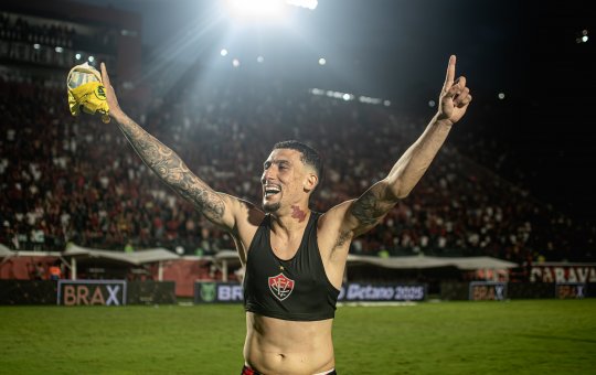 Presidente do Atlético Goianiense fala sobre futuro de Baralhas: 'Fábio Mota me ligou'