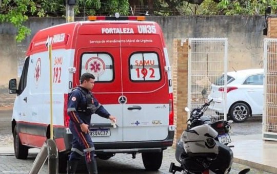 Aluno de 15 anos esfaqueia três pessoas dentro de escola particular de Fortaleza