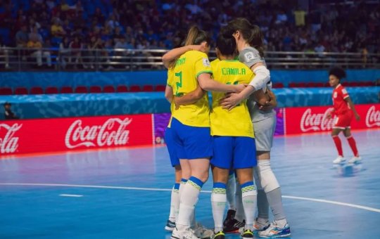 Brasil vence Japão e passa para as semifinais da Copa do Mundo de Futsal