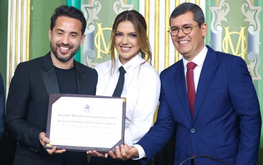 Craque e capitão do Bahia, Everton Ribeiro recebe título oficial de Cidadão Soteropolitano