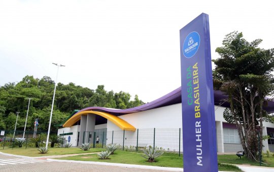 Funcionário de operadora é preso após tentar beijar cliente à força em Salvador