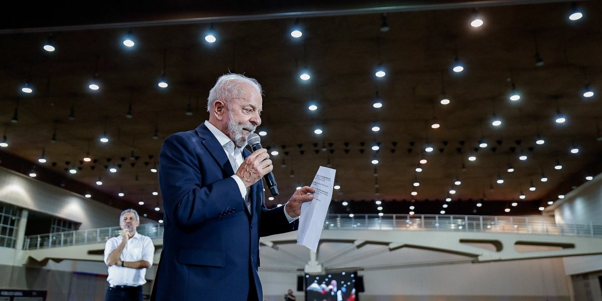 'Vagabundo que bate em mulher não precisa votar em mim', diz Lula