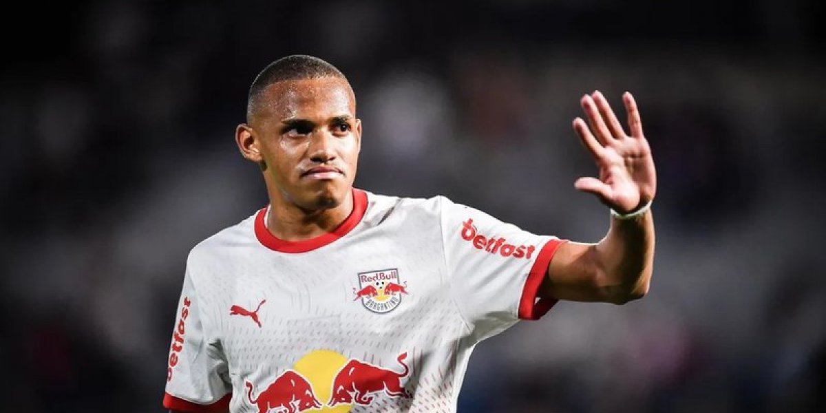 Jogador do RB Bragantino projeta jogo contra o Vitória: 'Amassar eles ainda mais lá para baixo'