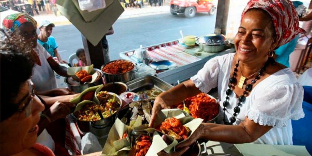Uma das baianas de acarajé mais famosas de Salvador irá ganhar estátua na cidade