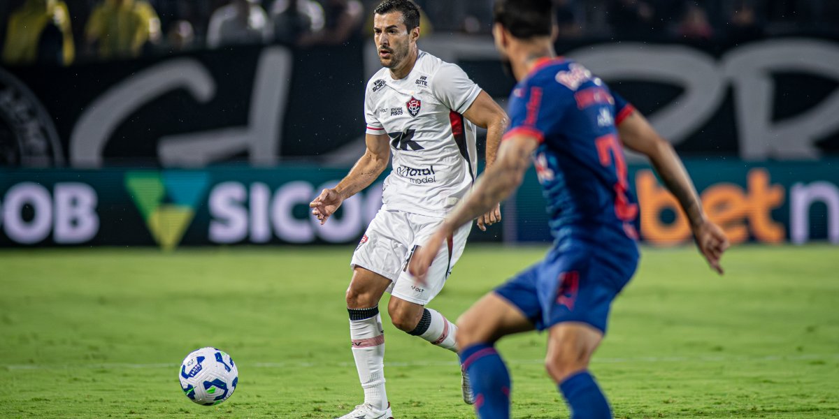 Após sequência invicta, Vitória é goleado pelo Bragantino e volta para a zona de rebaixamento